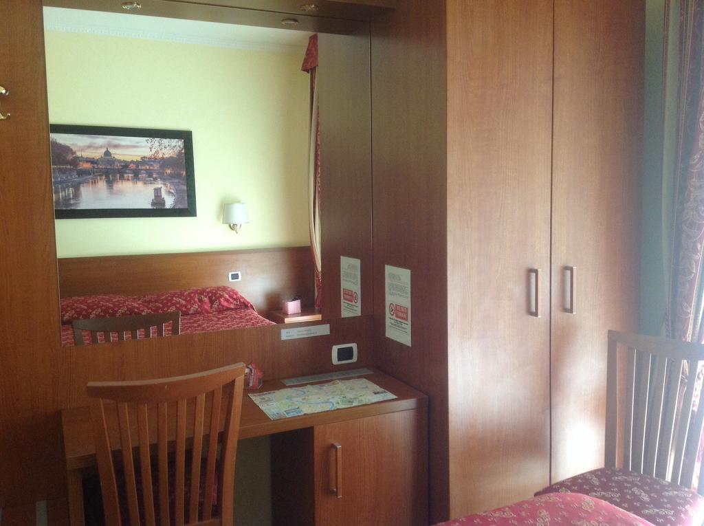 ホテル Residenza Fermi ローマ エクステリア 写真