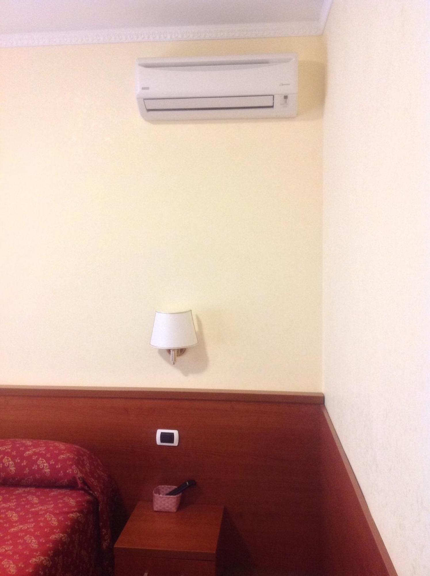 ホテル Residenza Fermi ローマ 部屋 写真
